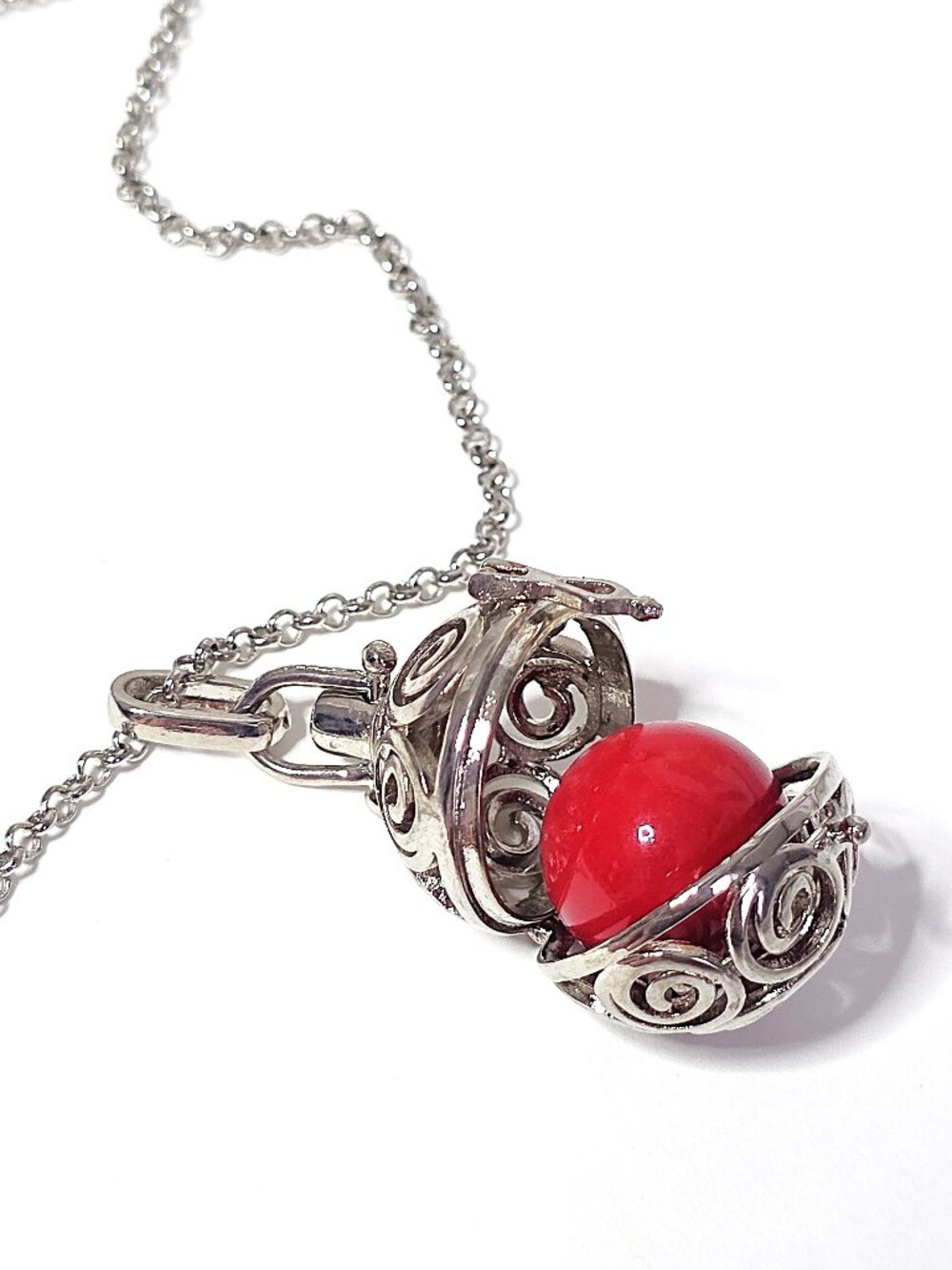 Red Bola necklace - stainless steel
